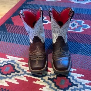 Womens  Ariat Fatbaby western boots.